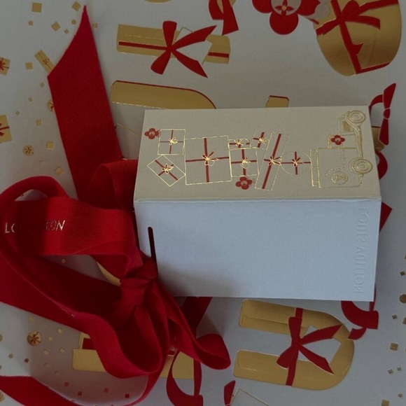 Louis Vuitton Christmas 2023 Limited Edition Shopping bag, Tag and Ribbon - Picture 11 of 11